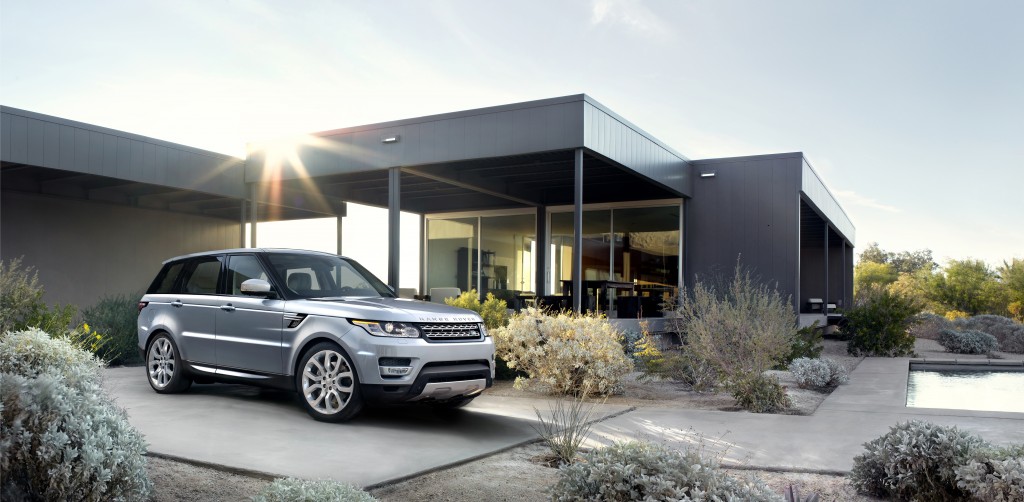 LR_Range_Rover_Sport_Static_House_04