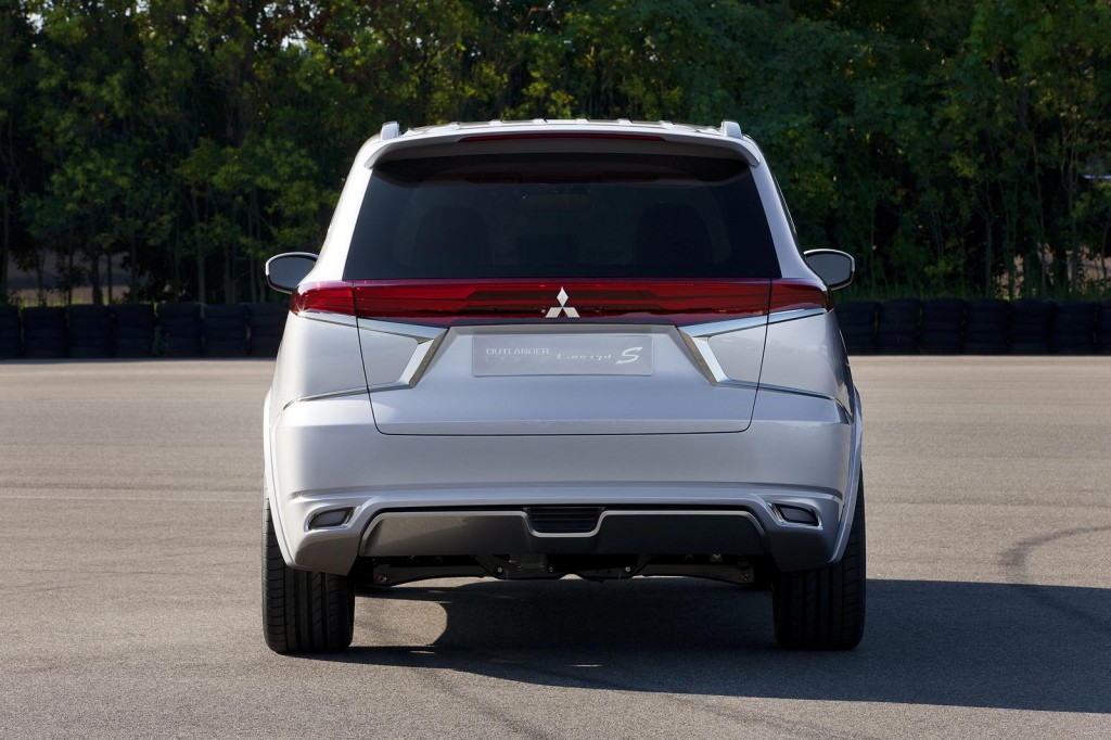 Mitsubishi Outlander PHEV Concept-S_011