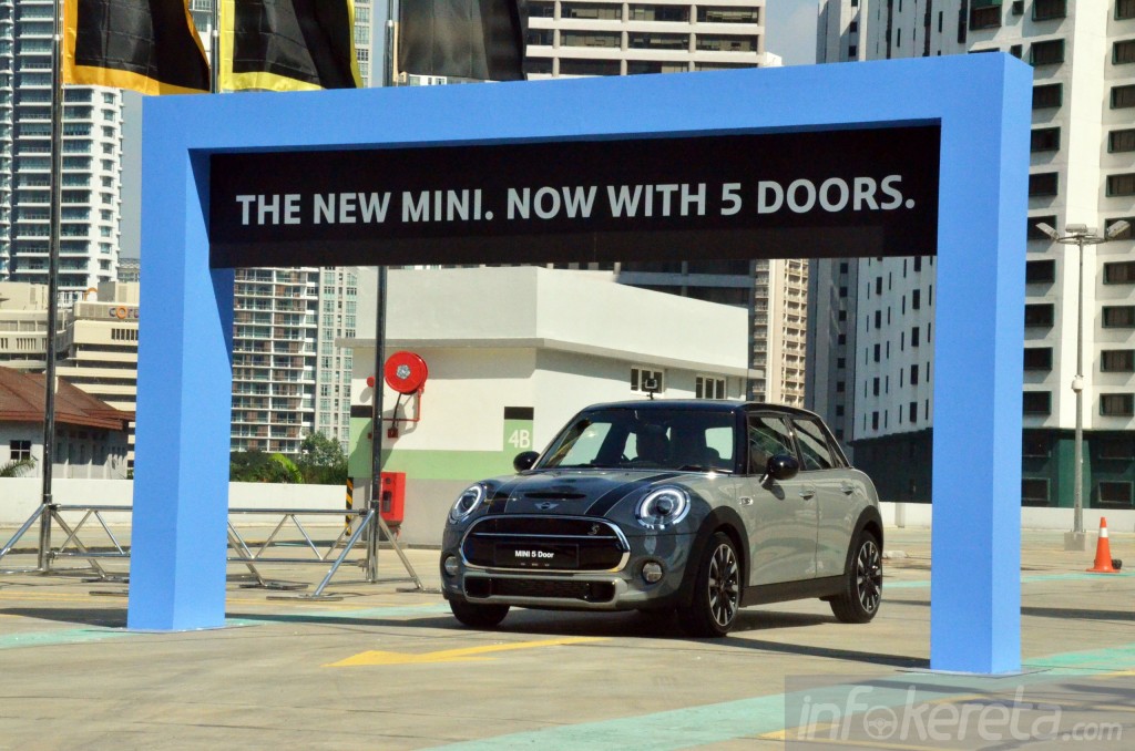 mini-5-door-launched-ik 667