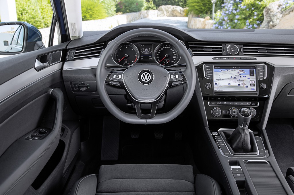 Volkswagen Passat B8_Interior (2)