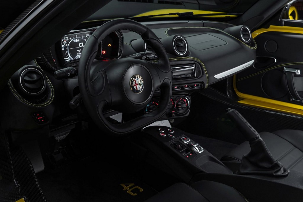 Alfa-Romeo-4C-Spider- 2016-28