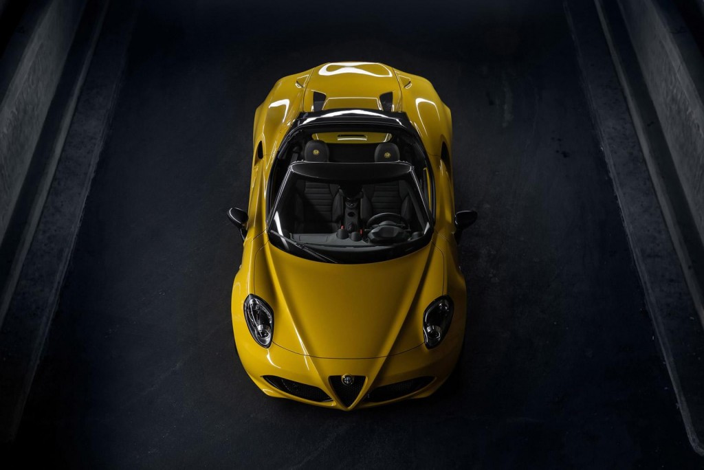 Alfa-Romeo-4C-Spider- 2016-35