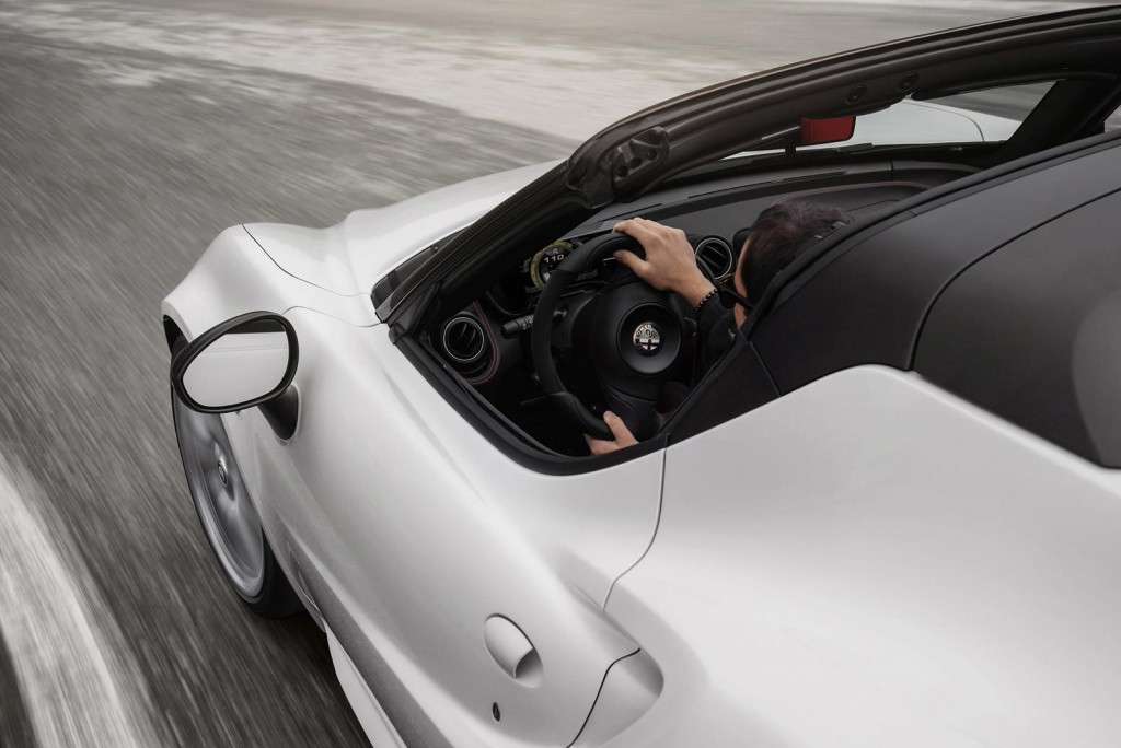 Alfa-Romeo-4C-Spider- 2016-45