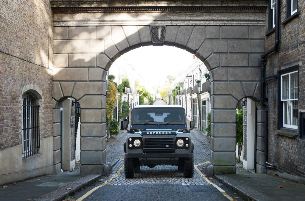 Land_Rover_Defender_SE_8