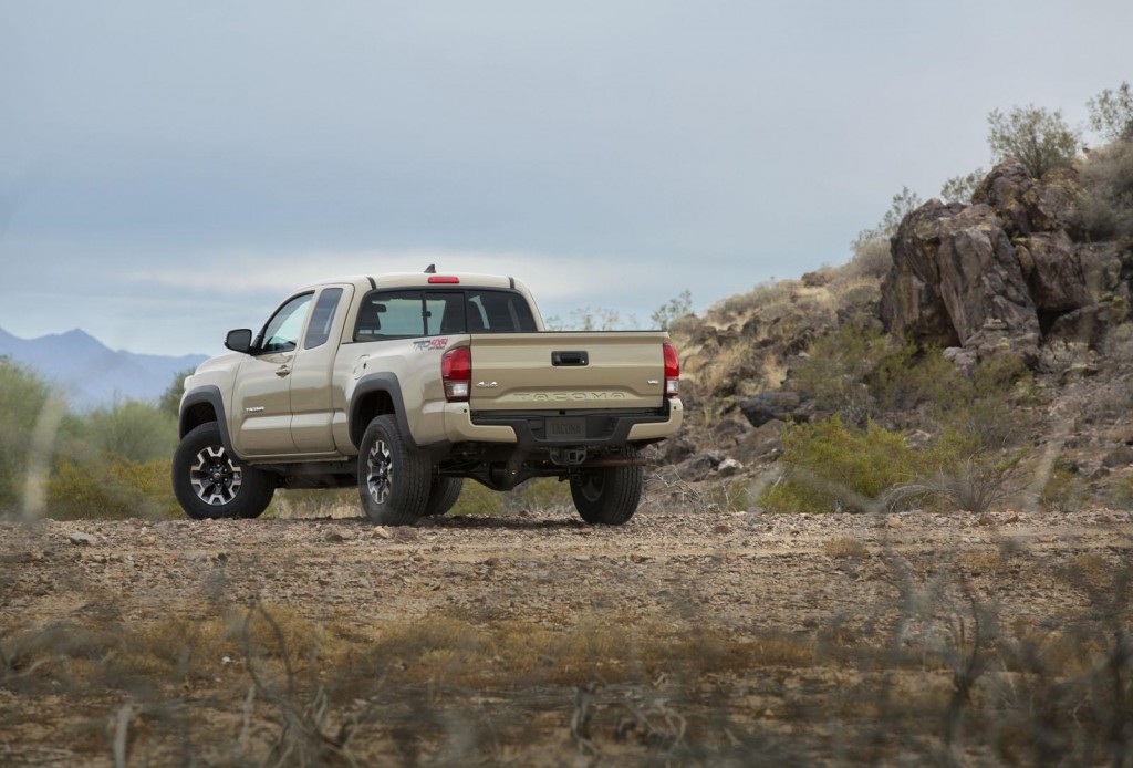 Toyota-tacoma-2016-13