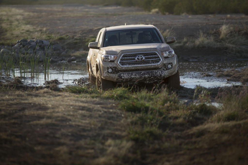 Toyota-tacoma-2016-19