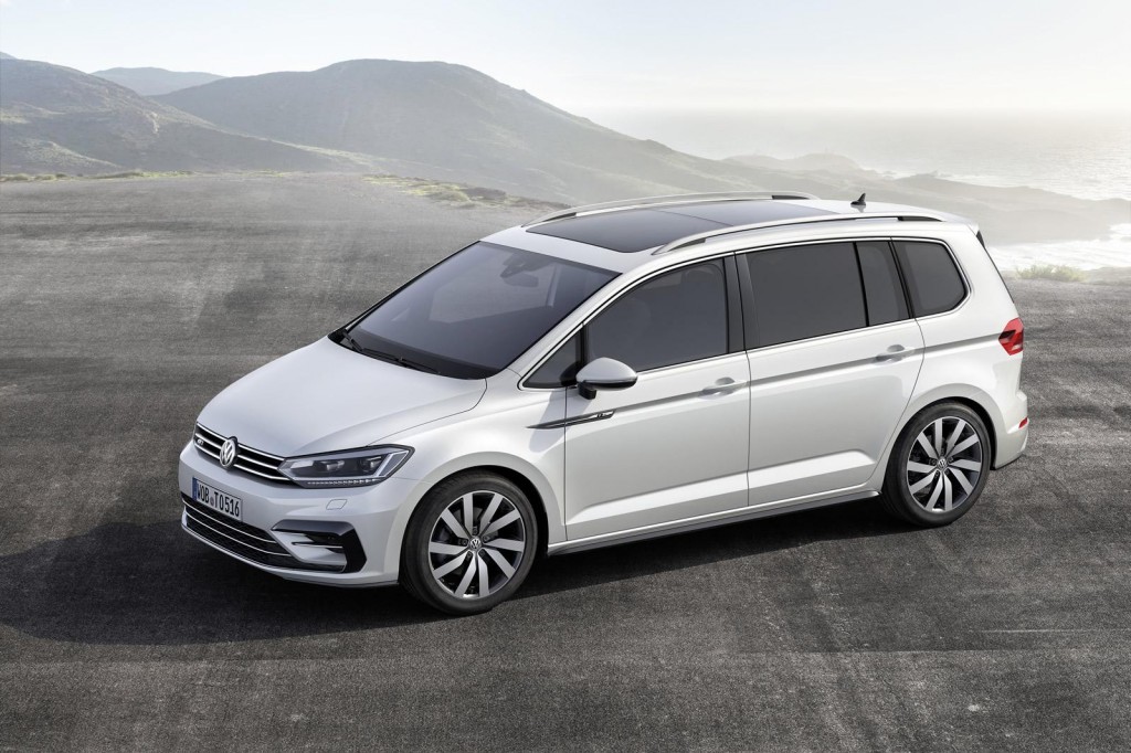 Volkswagen-Touran-2015-1