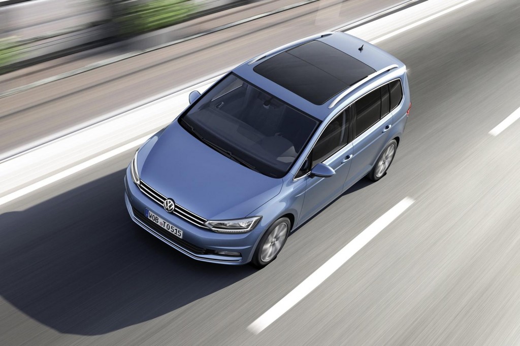 Volkswagen-Touran-2015-10