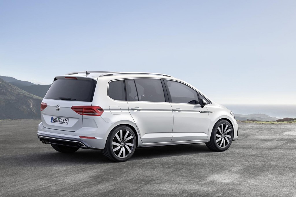 Volkswagen-Touran-2015-2