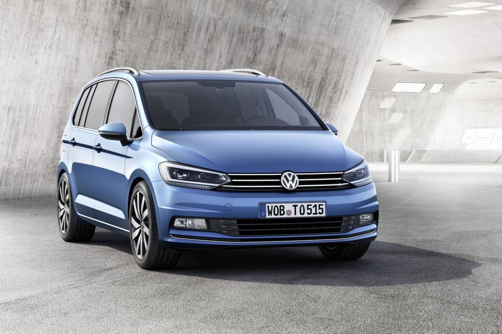 Volkswagen-Touran-2015-9