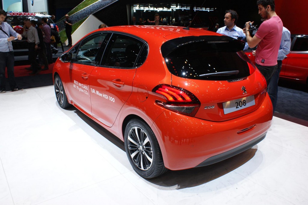 Peugeot-208-3