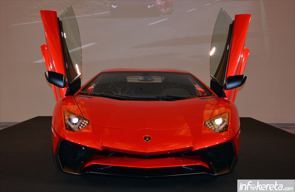 Lamborghini Aventador LP750-4 Superveloce 042