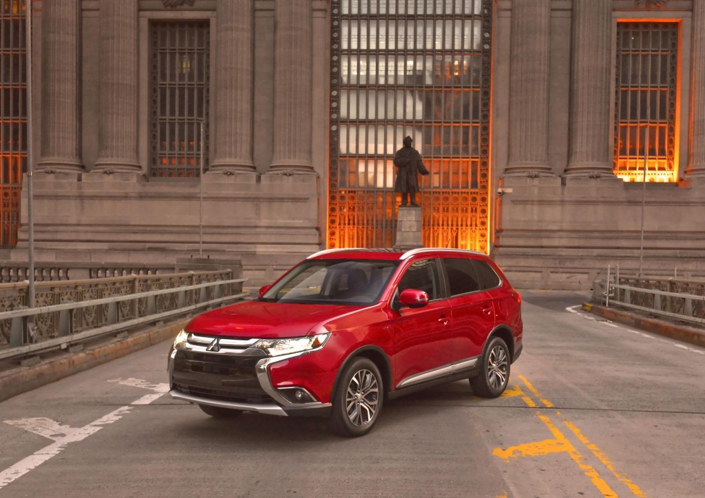 Mitsubishi-Outlander-2016-11