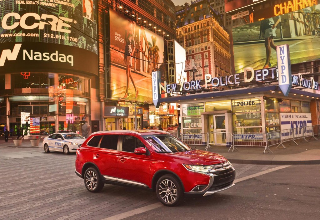 Mitsubishi-Outlander-2016-13