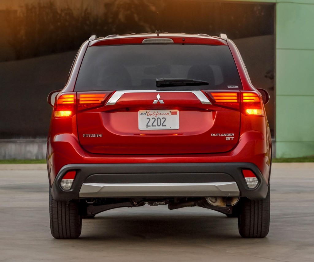 Mitsubishi-Outlander-2016-14