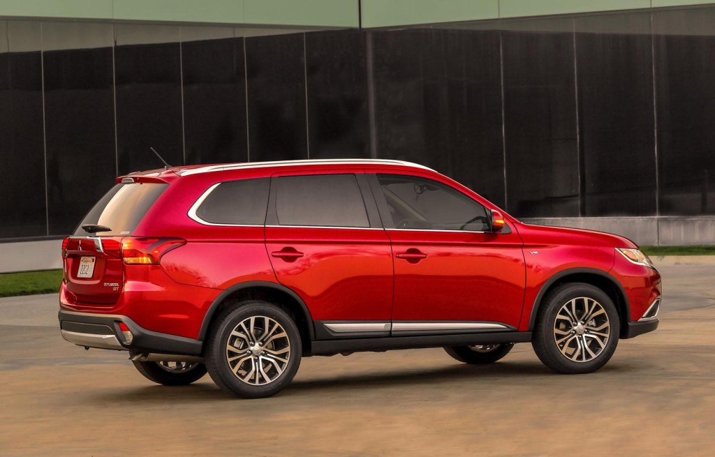 Mitsubishi-Outlander-2016-19