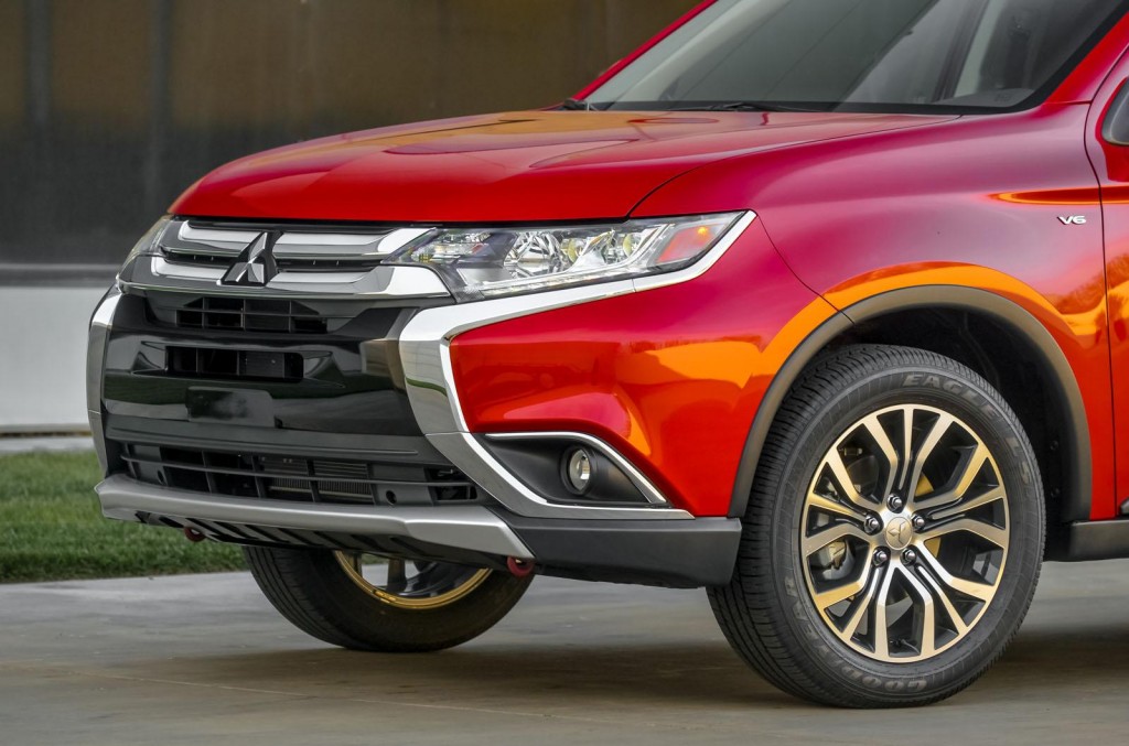 Mitsubishi-Outlander-2016-26