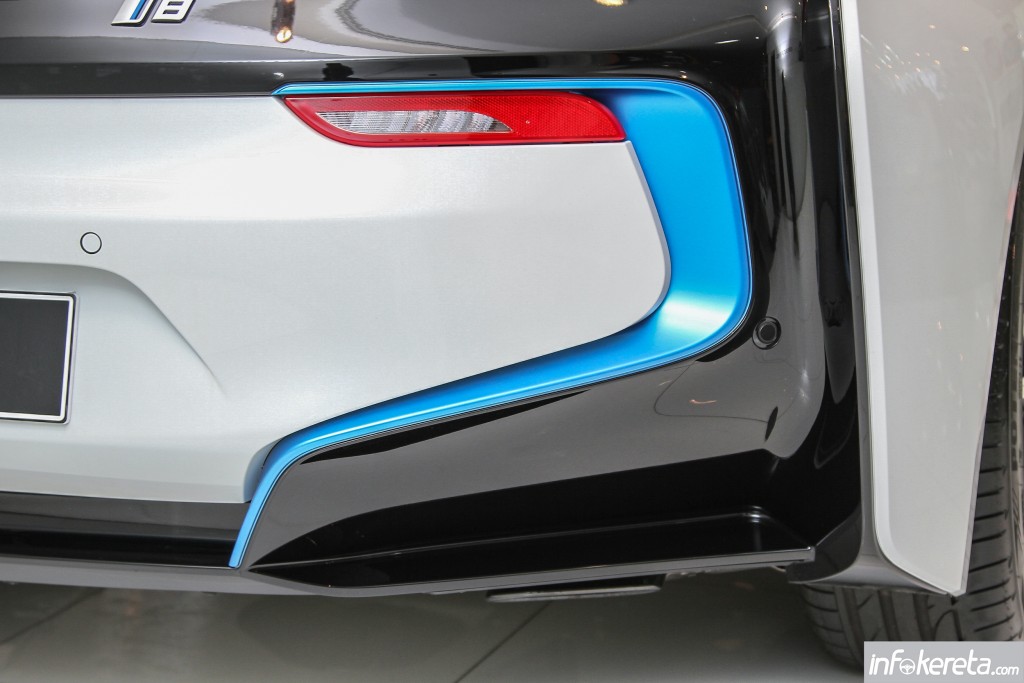 BMWi8_Ext_24