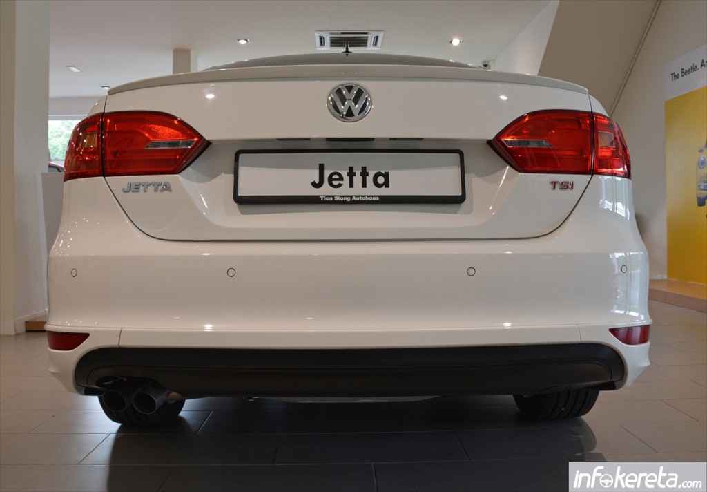 Volkswagen_Jetta_IK 018