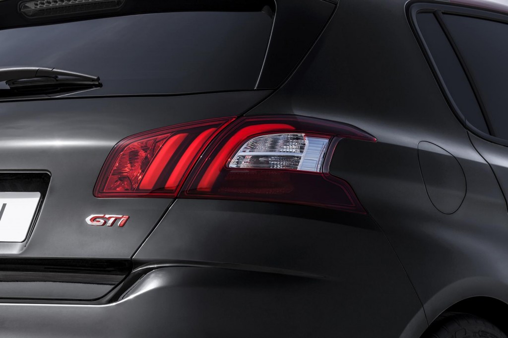 Peugeot_308_GTi_43