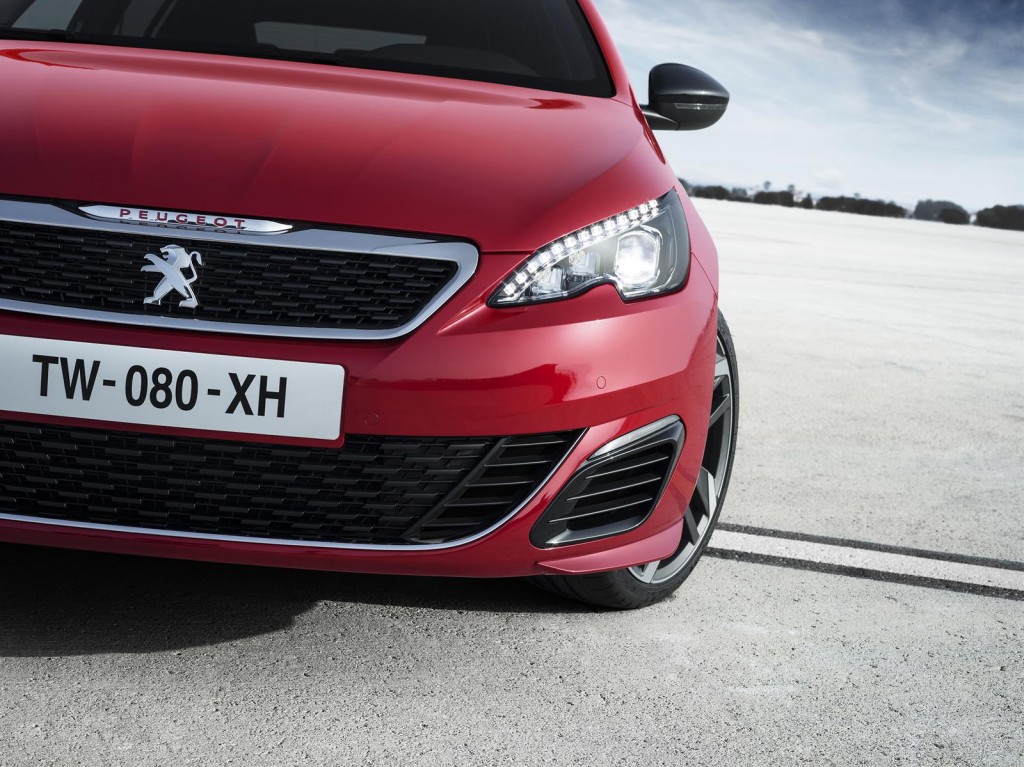 Peugeot_308_GTi_44