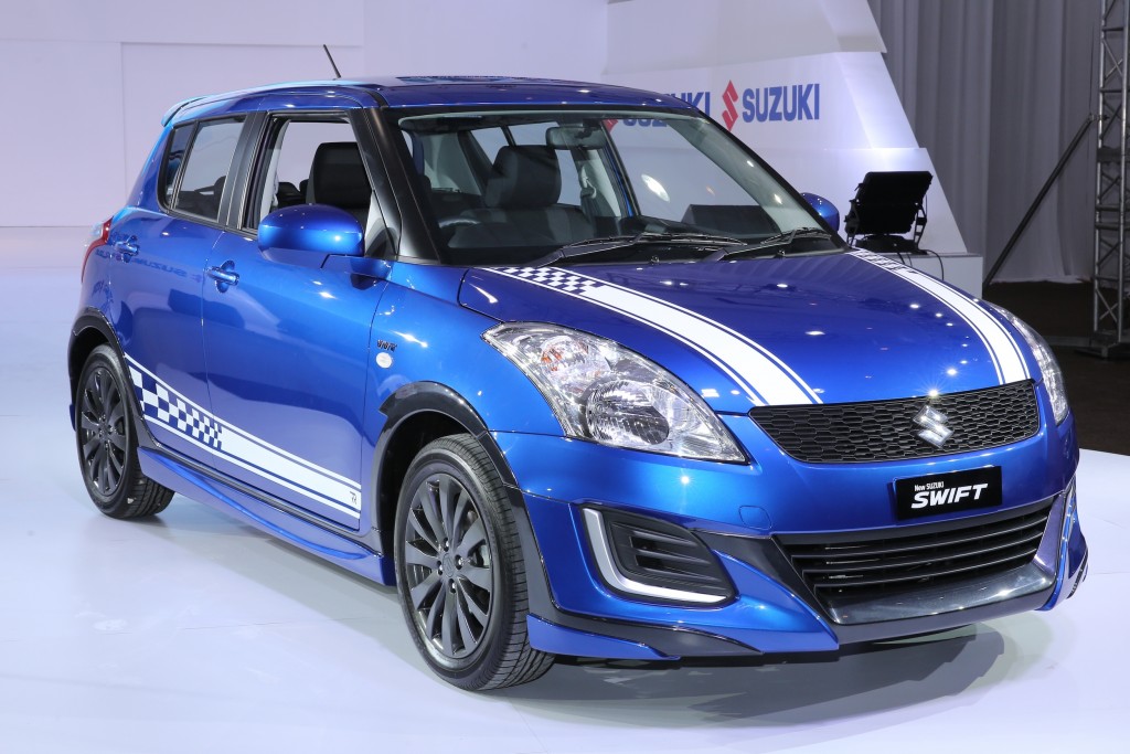 Limited Edition SUZUKI Swift RR2 (Side_Front view)